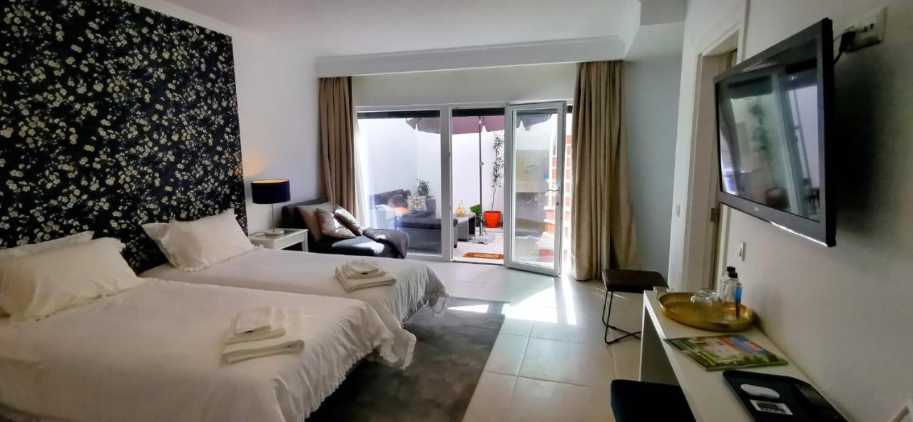 Apartamento Quarto Duplo Com Kitchenette, Wc E Patio Privativo Corroios Exterior foto