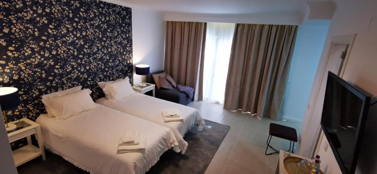 Apartamento Quarto Duplo Com Kitchenette, Wc E Patio Privativo Corroios Exterior foto